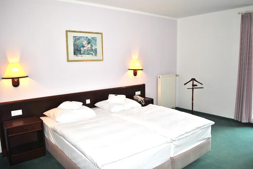 Heidehotel Lubast Room photo
